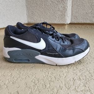 PRE owned, Nike AirMax, boys size 6y.